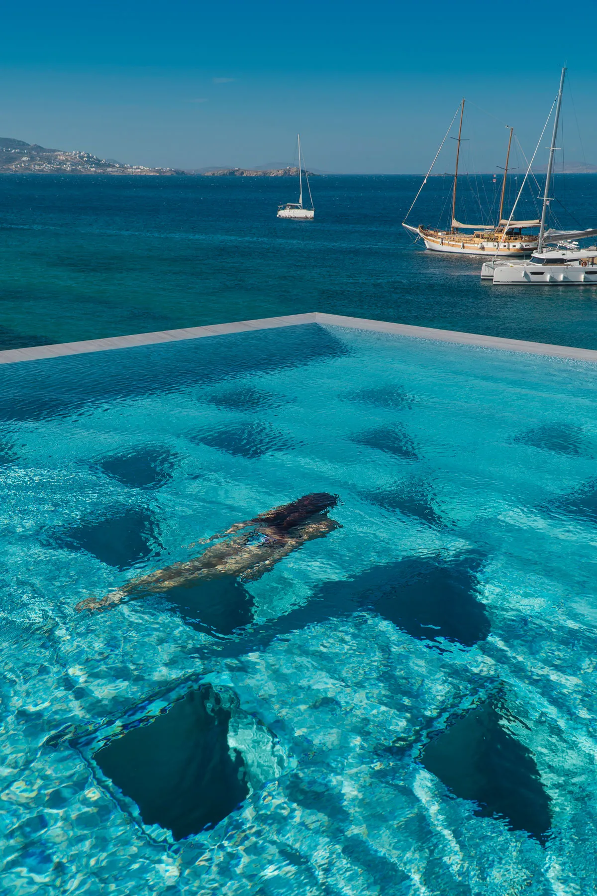 Infinity pool with glass bottom